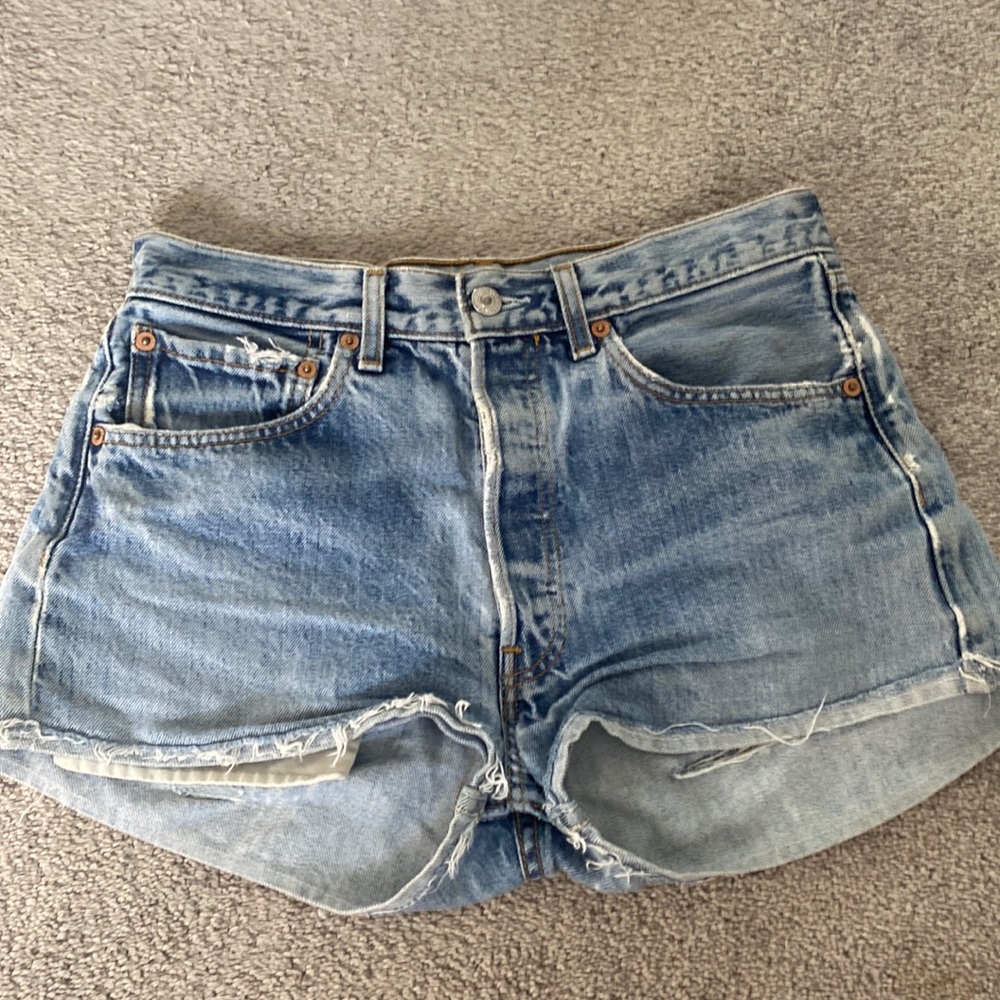 Levis 501 light wash blue jean shorts